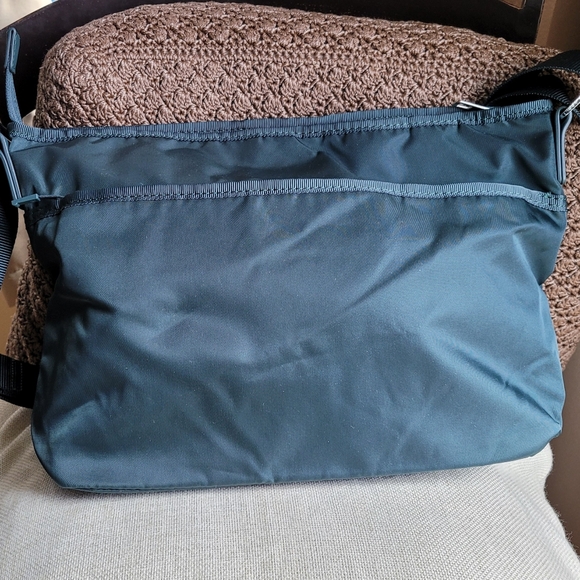 NWOT- Lululemon Gym Shoulder/City Bag - Picture 4 of 16